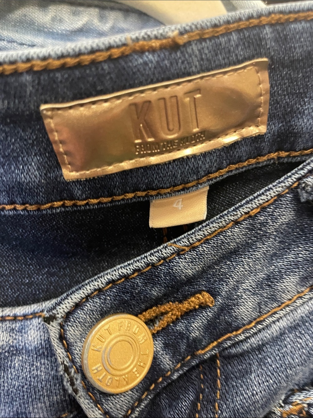 Kut from the Kloth Women's Medium Blue Denim Jeans raw hem
